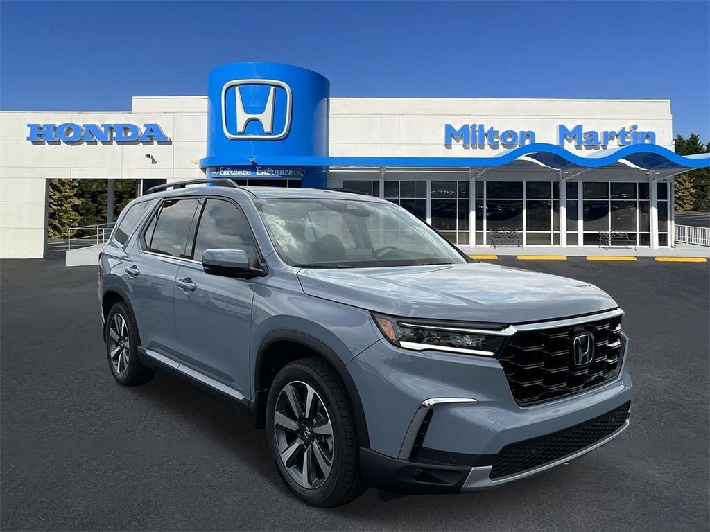 new 2025 Honda Pilot car, priced at $48,569