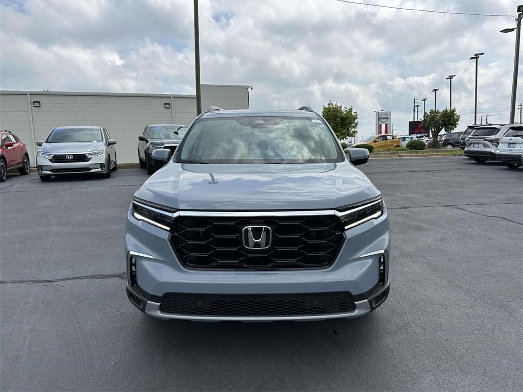 new 2025 Honda Pilot car, priced at $48,569