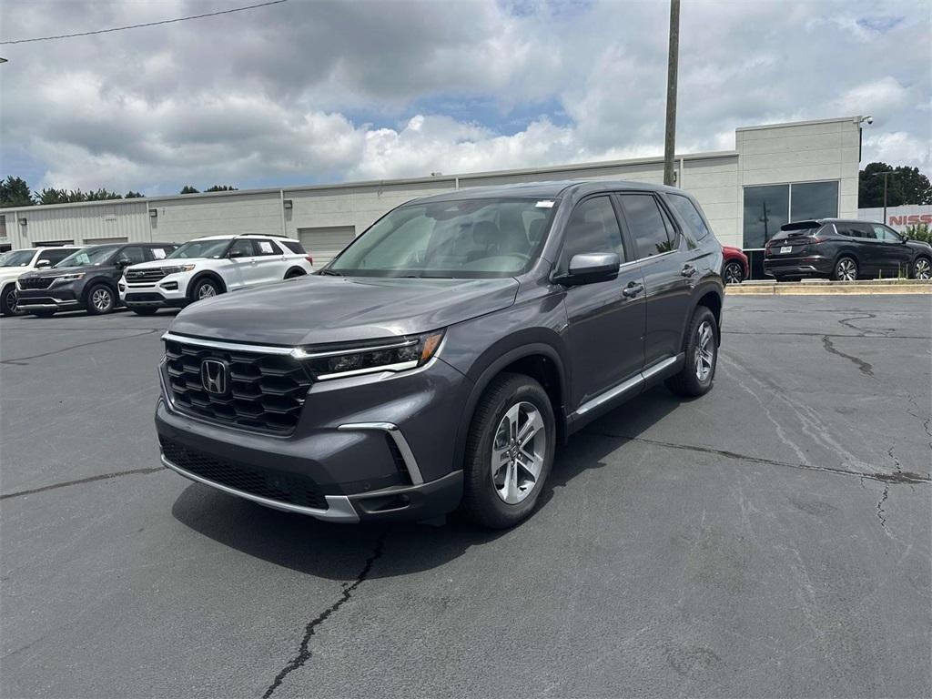 new 2025 Honda Pilot car, priced at $42,703