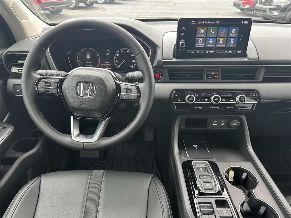 new 2025 Honda Pilot car, priced at $42,703