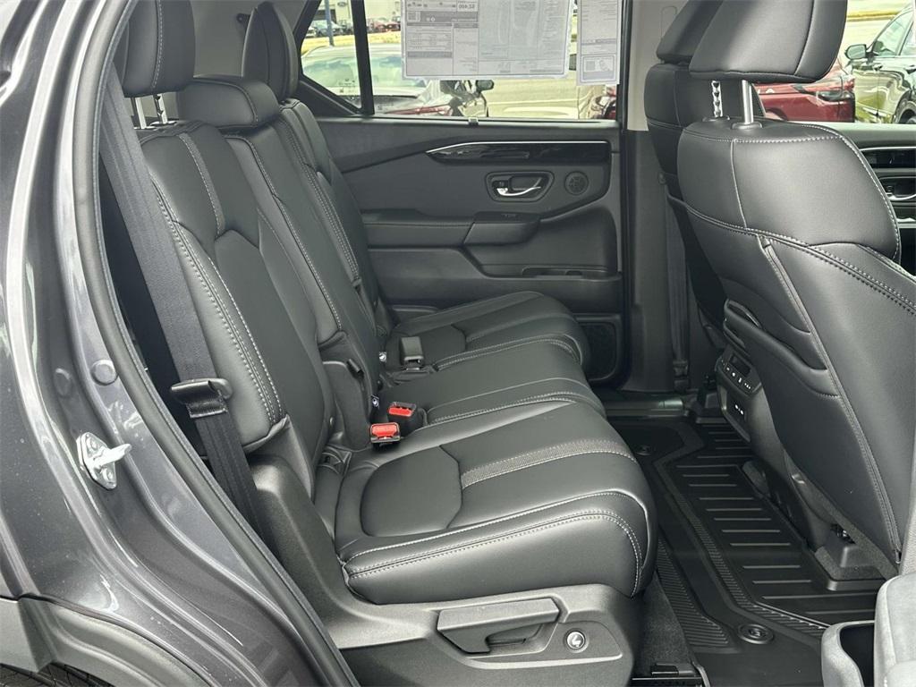 new 2025 Honda Pilot car, priced at $42,703