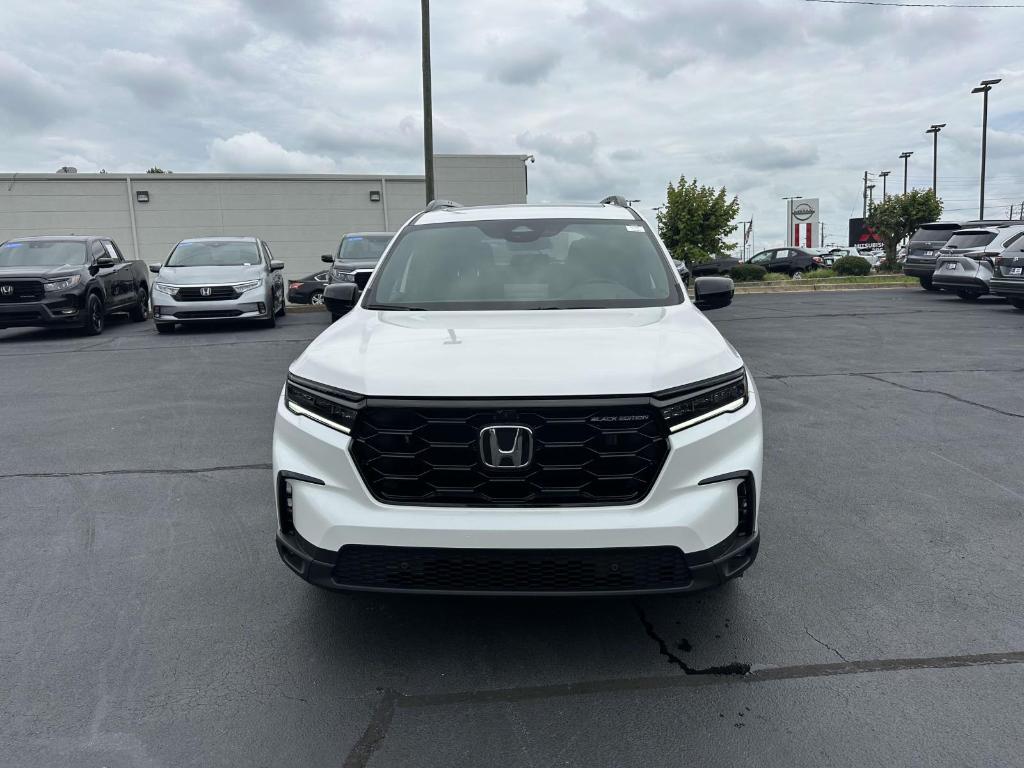 new 2025 Honda Pilot car, priced at $55,499