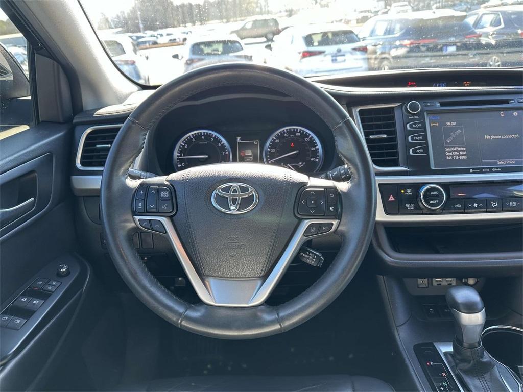 used 2019 Toyota Highlander car, priced at $26,783