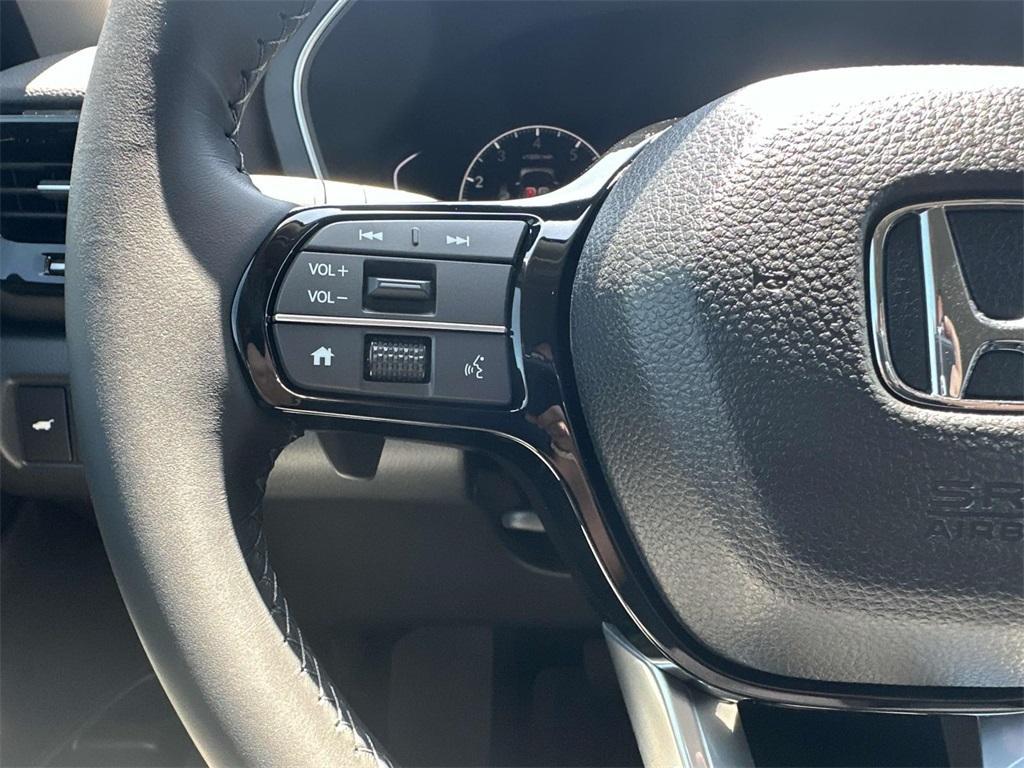 new 2025 Honda Pilot car, priced at $45,168