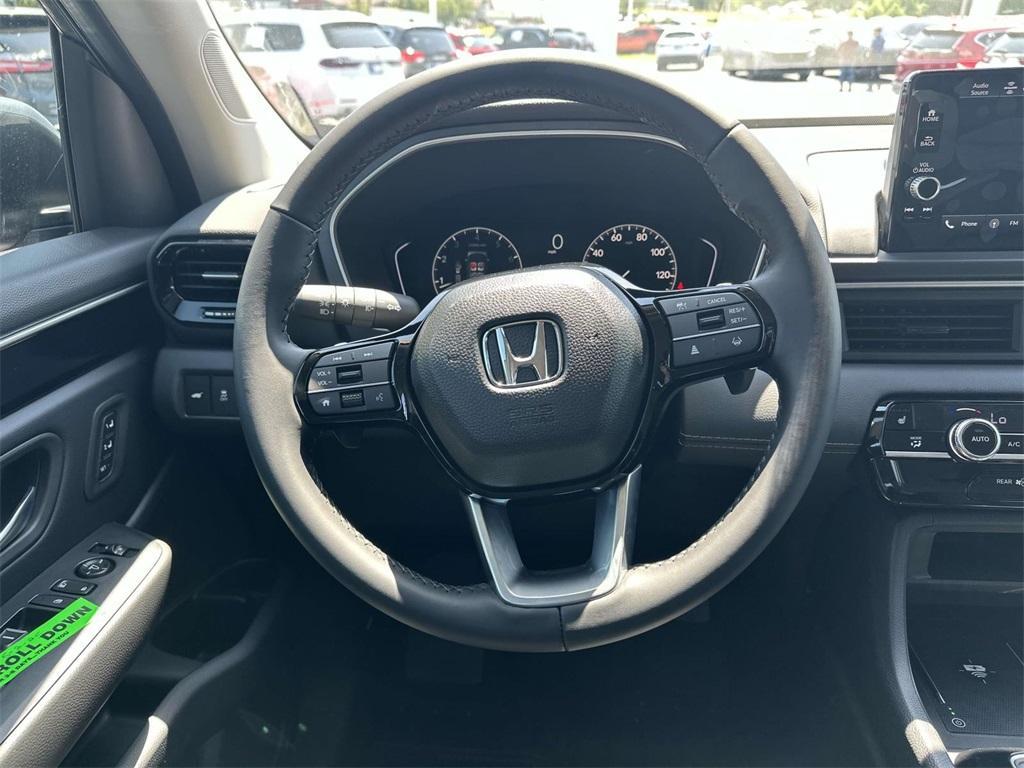 new 2025 Honda Pilot car, priced at $45,168