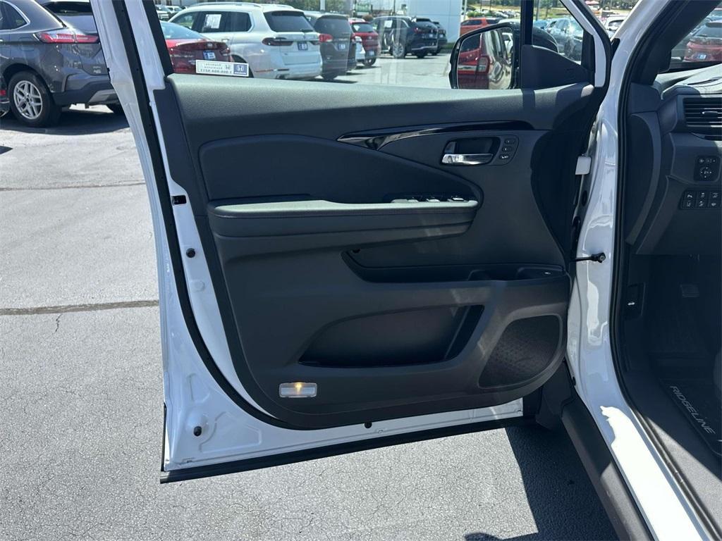 new 2025 Honda Ridgeline car, priced at $48,905