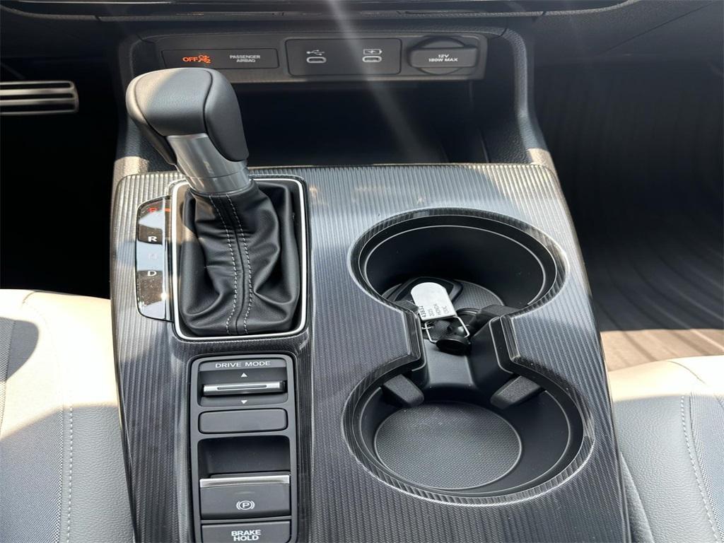 new 2025 Honda Civic Hybrid car, priced at $30,555