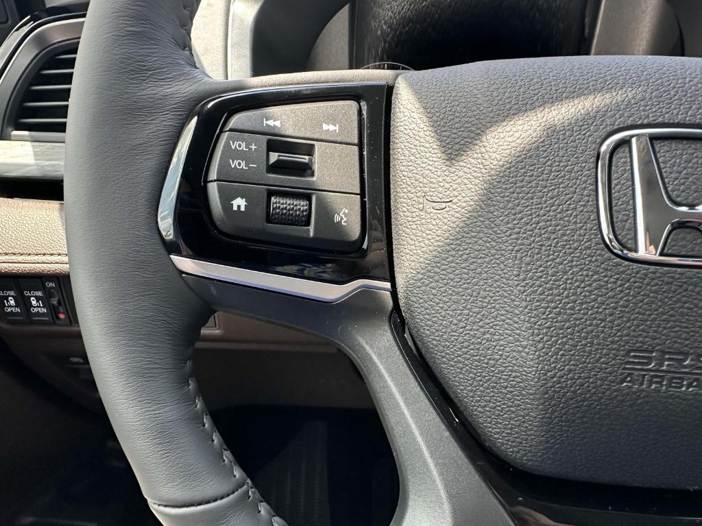 new 2025 Honda Odyssey car, priced at $53,085
