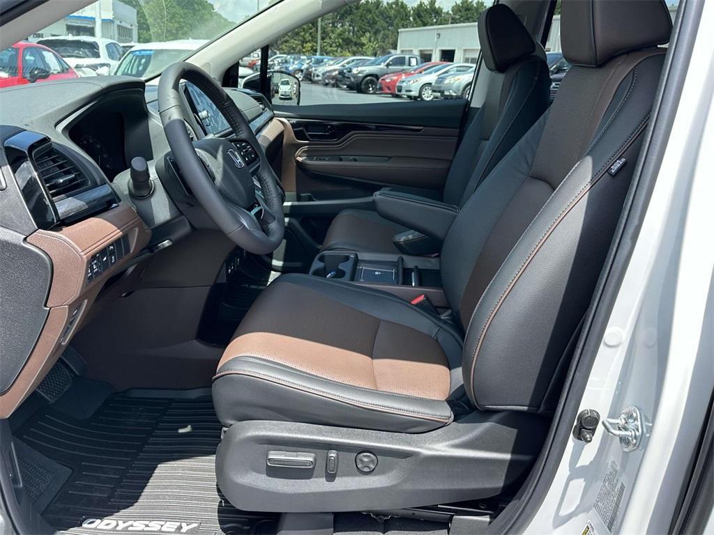 new 2025 Honda Odyssey car, priced at $53,085