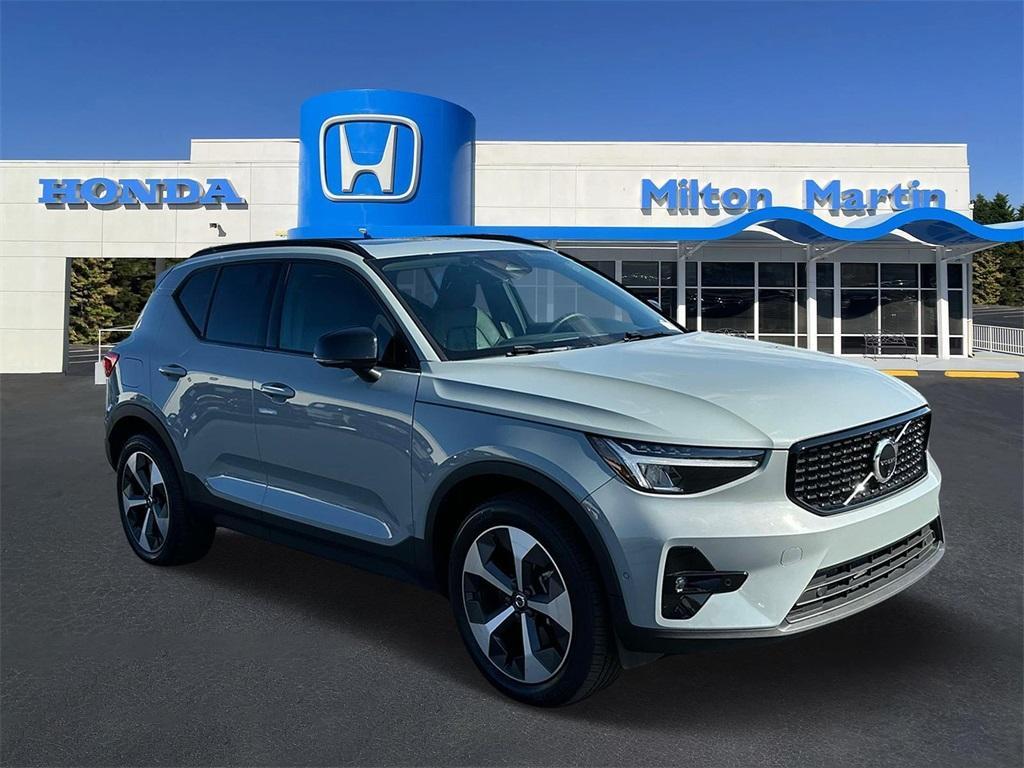 used 2024 Volvo XC40 car, priced at $33,483