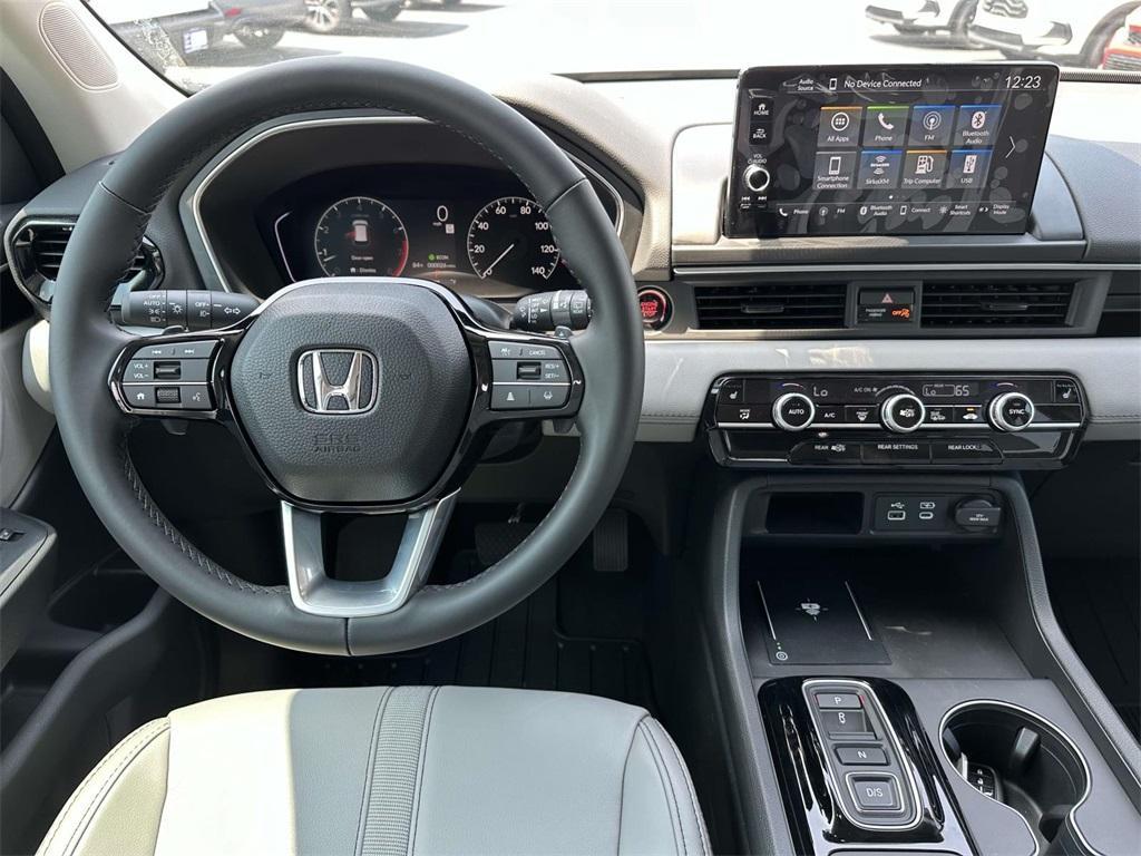 new 2025 Honda Pilot car, priced at $44,043