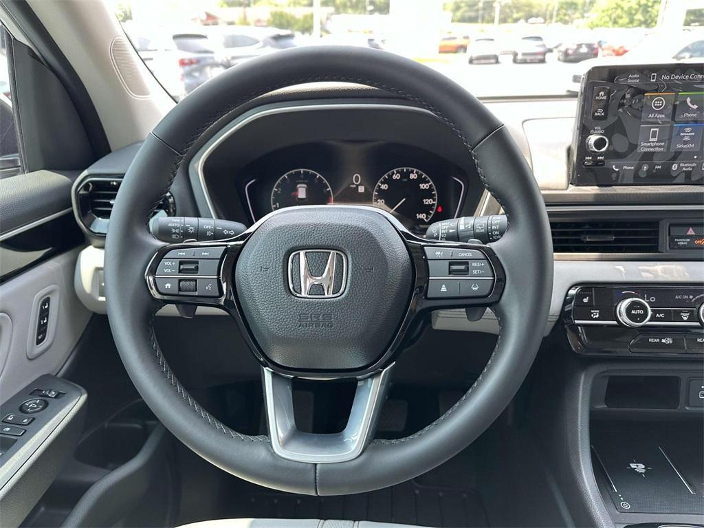 new 2025 Honda Pilot car, priced at $44,043