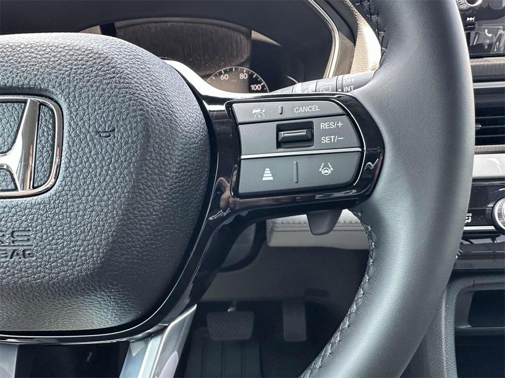 new 2025 Honda Pilot car, priced at $44,043