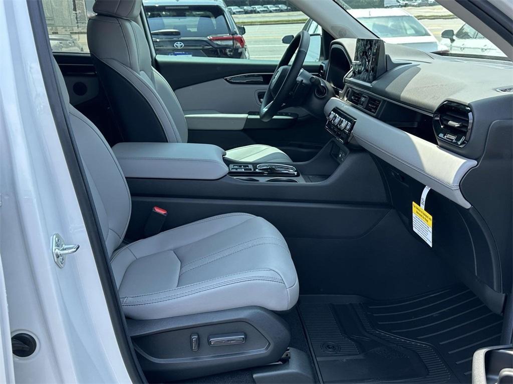 new 2025 Honda Pilot car, priced at $44,043