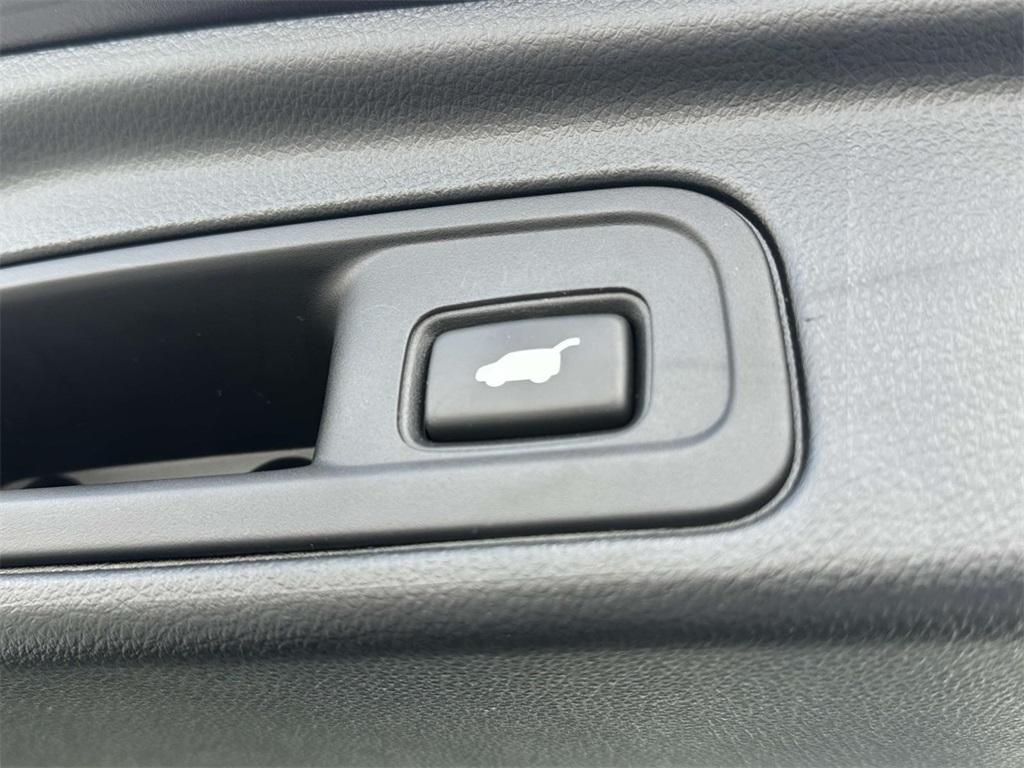 used 2022 Honda Pilot car, priced at $35,482