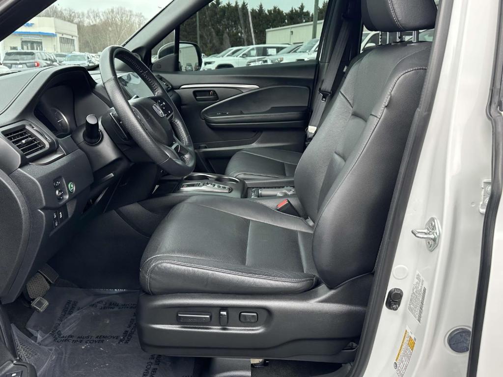 used 2022 Honda Passport car, priced at $27,483