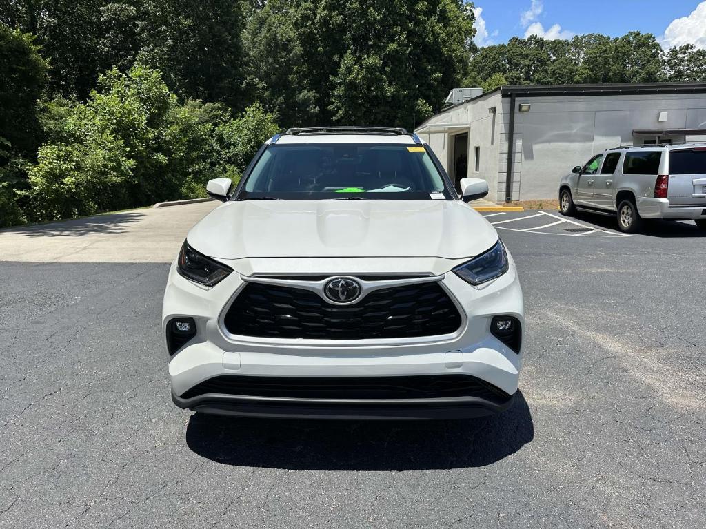 used 2021 Toyota Highlander car, priced at $33,981