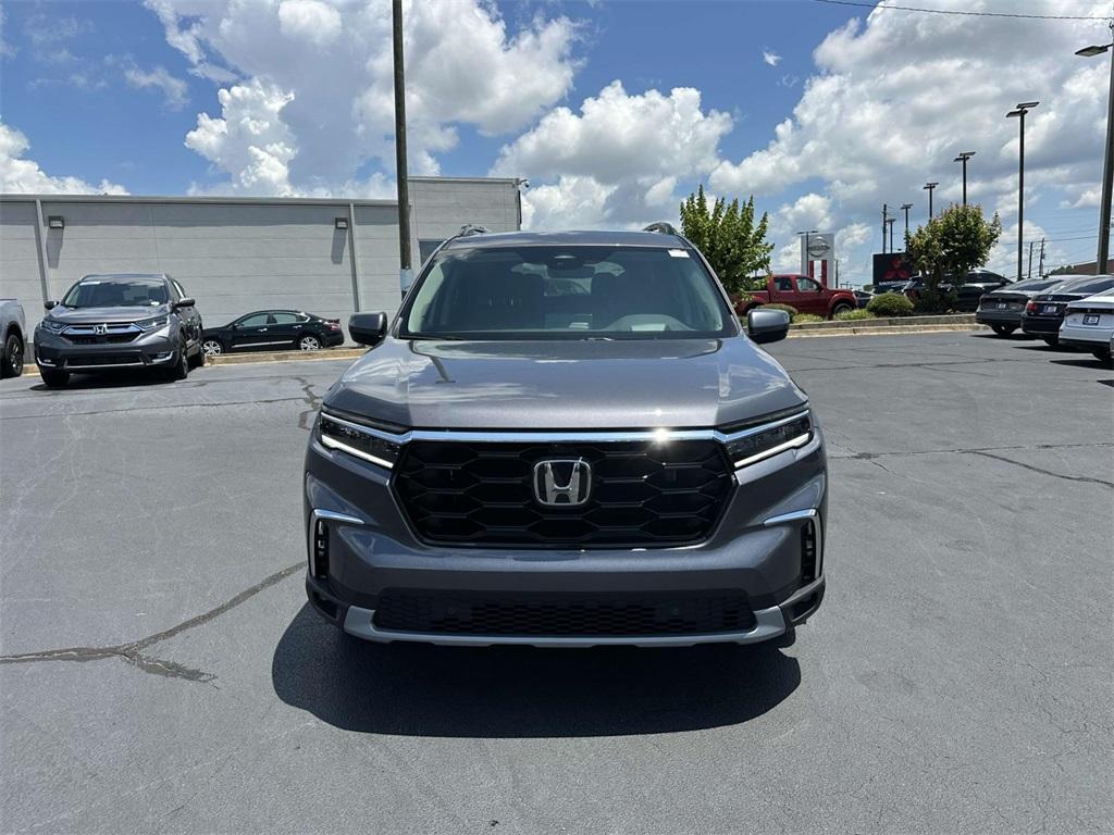 new 2025 Honda Pilot car, priced at $52,894
