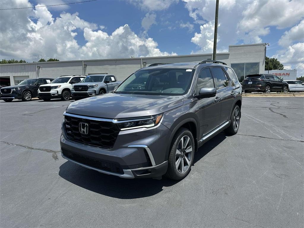 new 2025 Honda Pilot car, priced at $52,894