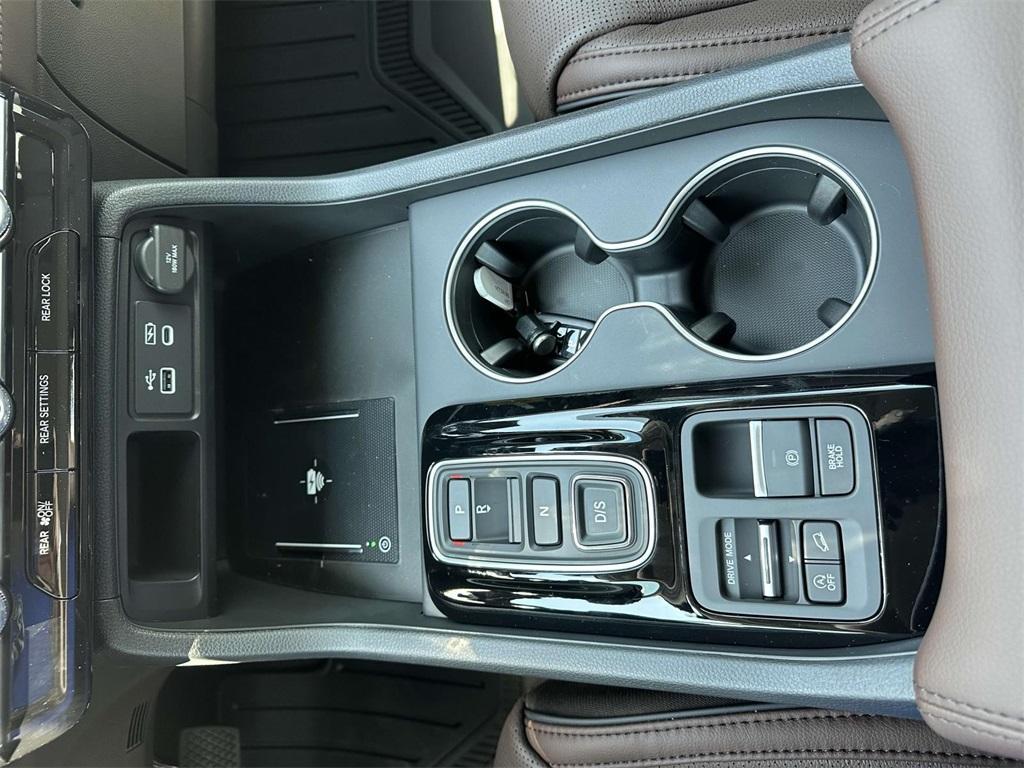 new 2025 Honda Pilot car, priced at $52,894
