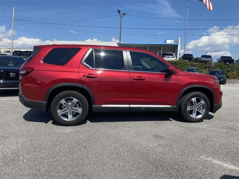 new 2025 Honda Pilot car, priced at $43,083