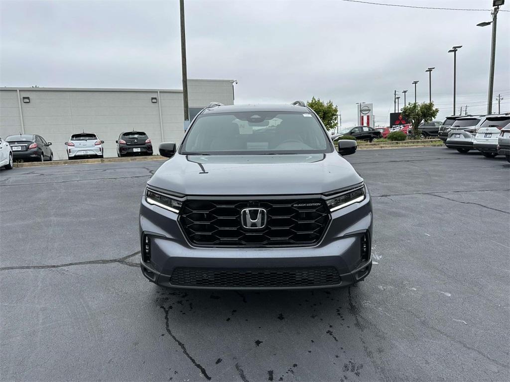 new 2025 Honda Pilot car, priced at $55,057
