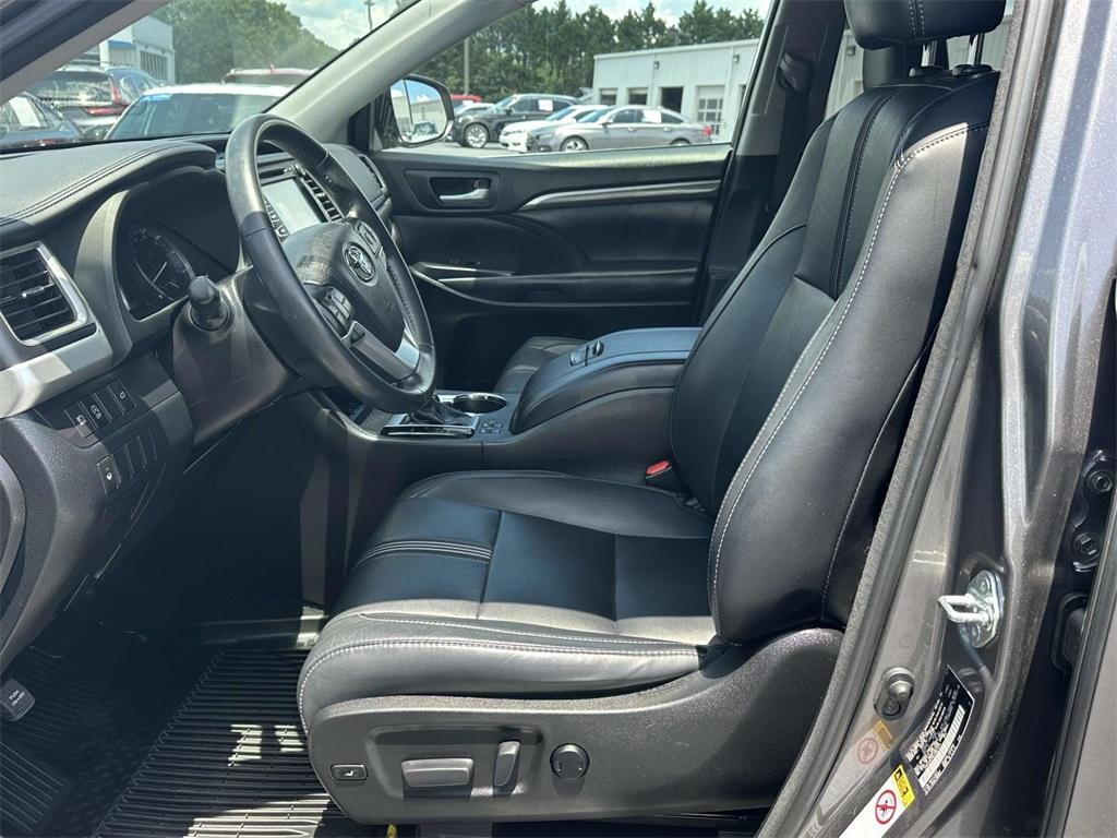 used 2018 Toyota Highlander car, priced at $25,482