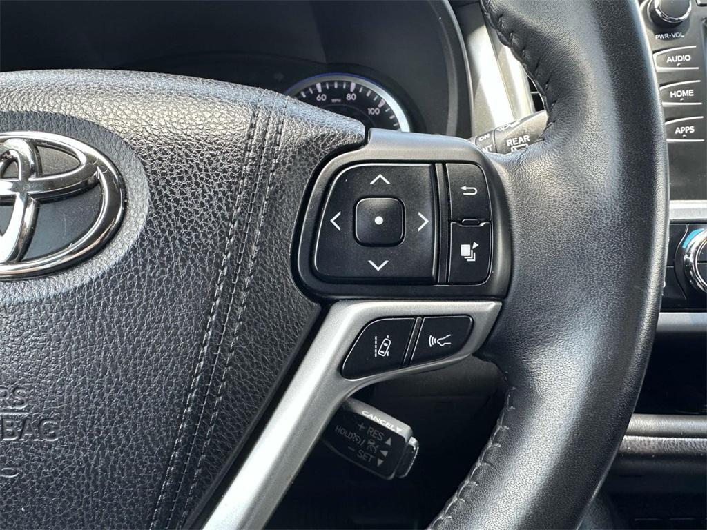 used 2018 Toyota Highlander car, priced at $25,482