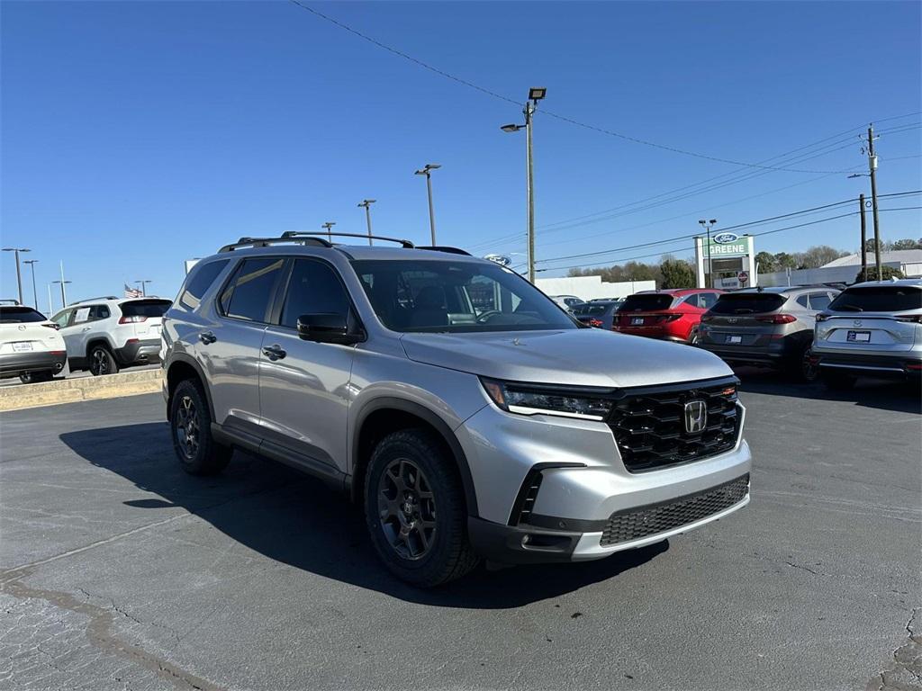 new 2025 Honda Pilot car, priced at $49,325