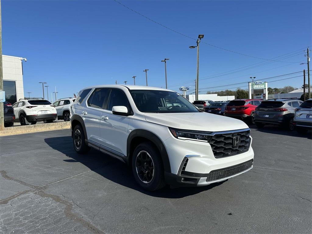 new 2025 Honda Pilot car, priced at $47,673