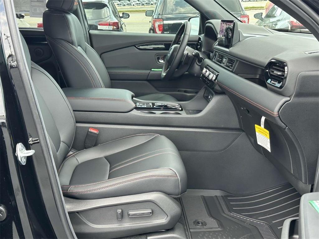 new 2025 Honda Pilot car, priced at $48,308