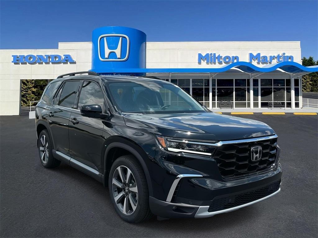 new 2025 Honda Pilot car, priced at $52,894