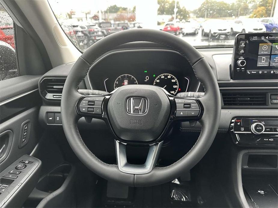 new 2025 Honda Pilot car, priced at $45,771