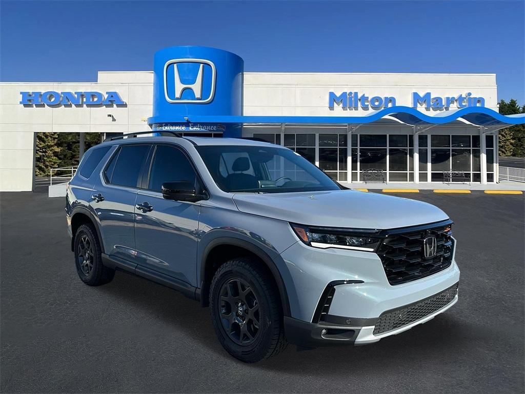 new 2025 Honda Pilot car, priced at $48,782