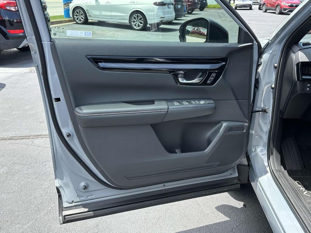 new 2025 Honda CR-V Hybrid car, priced at $41,232