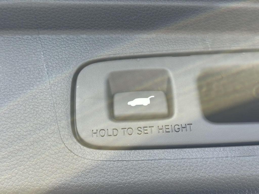 new 2025 Honda CR-V Hybrid car, priced at $41,232