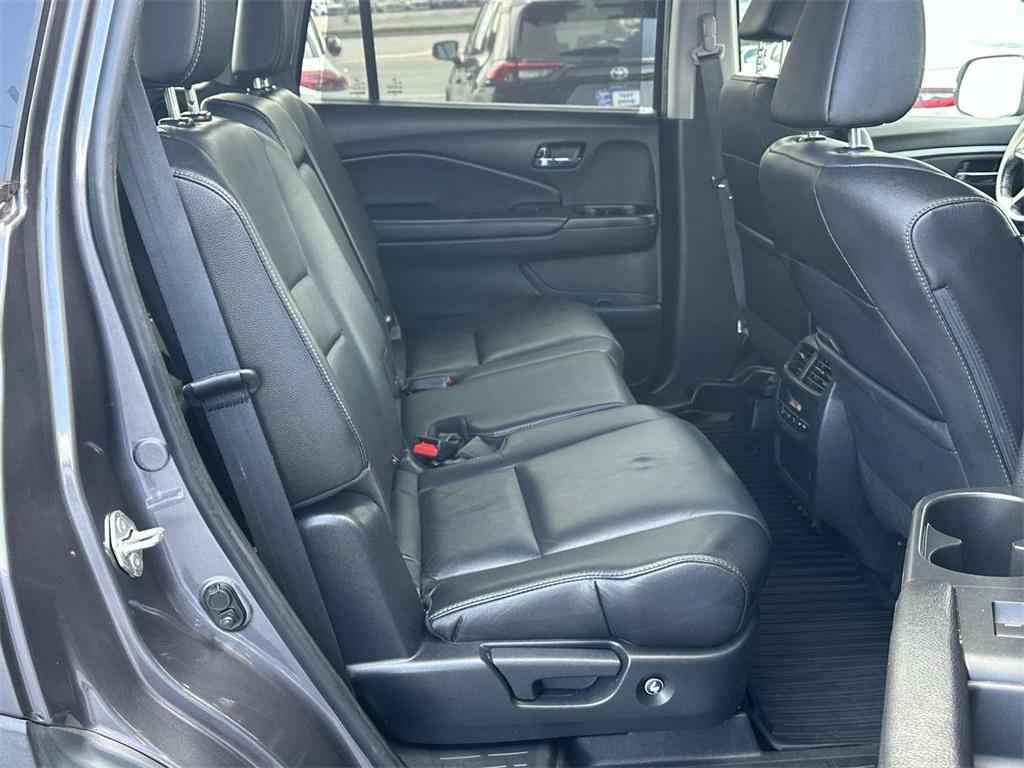used 2022 Honda Pilot car, priced at $27,984