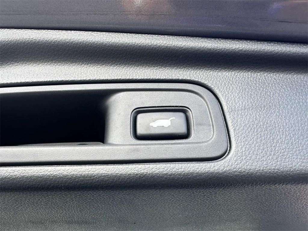 used 2022 Honda Pilot car, priced at $27,984