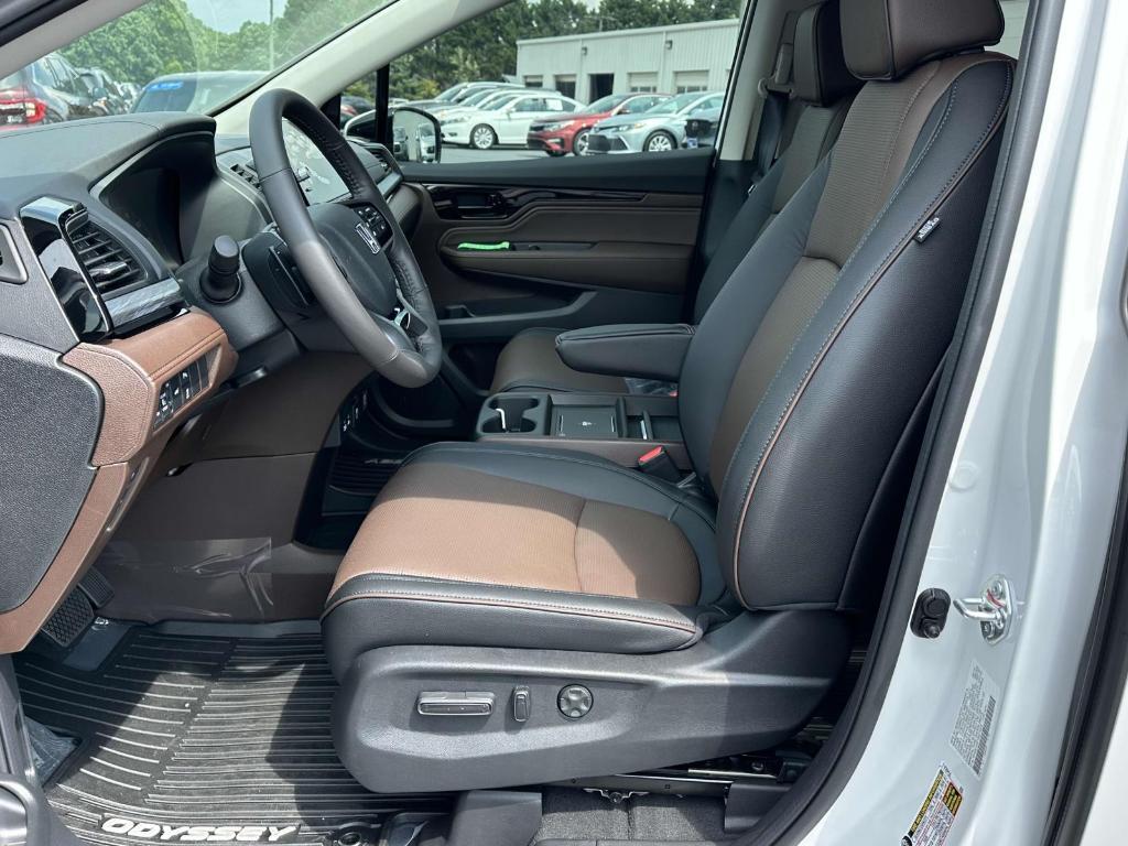 new 2025 Honda Odyssey car, priced at $53,085