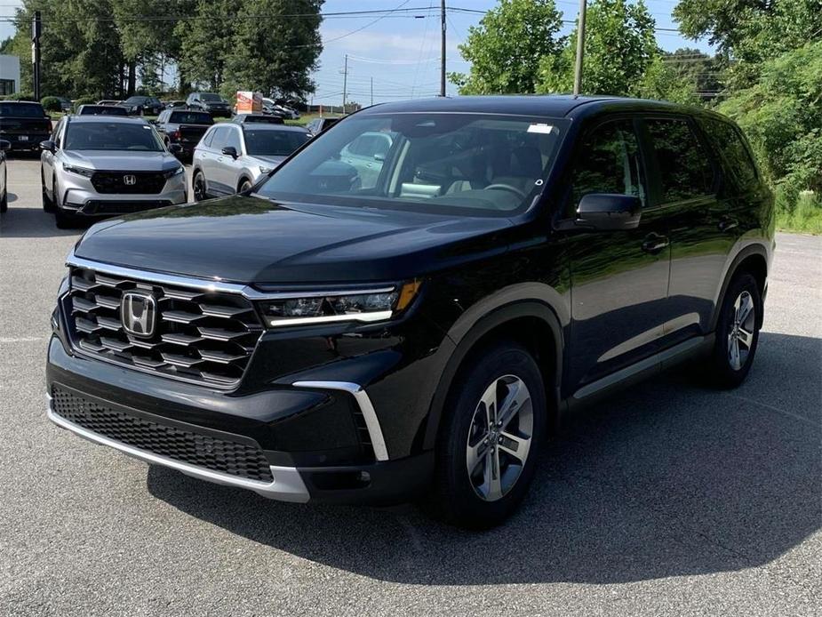 new 2025 Honda Pilot car, priced at $43,078