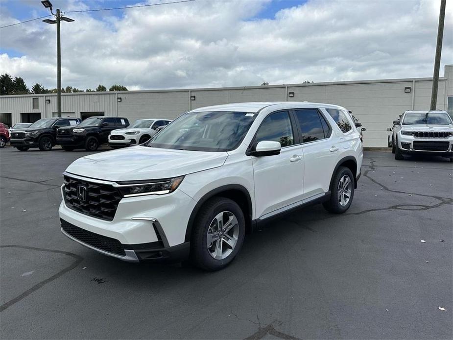 new 2025 Honda Pilot car, priced at $46,253