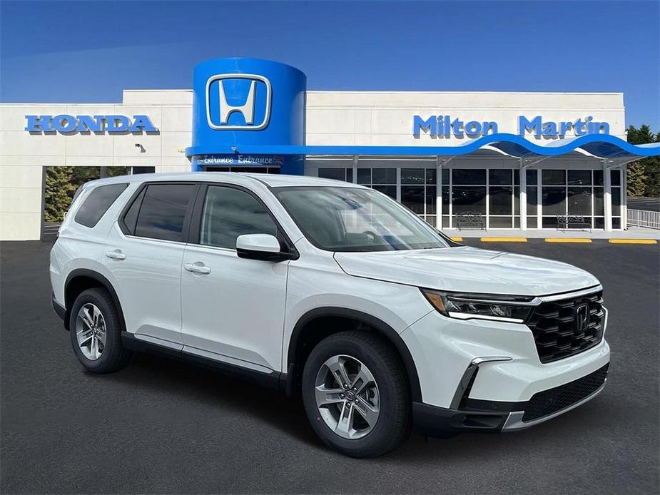 new 2025 Honda Pilot car, priced at $46,253