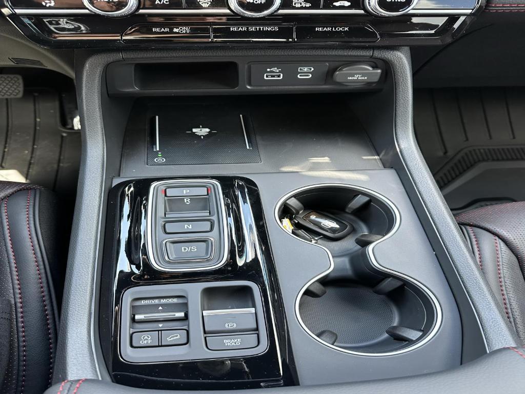 new 2025 Honda Pilot car, priced at $54,349