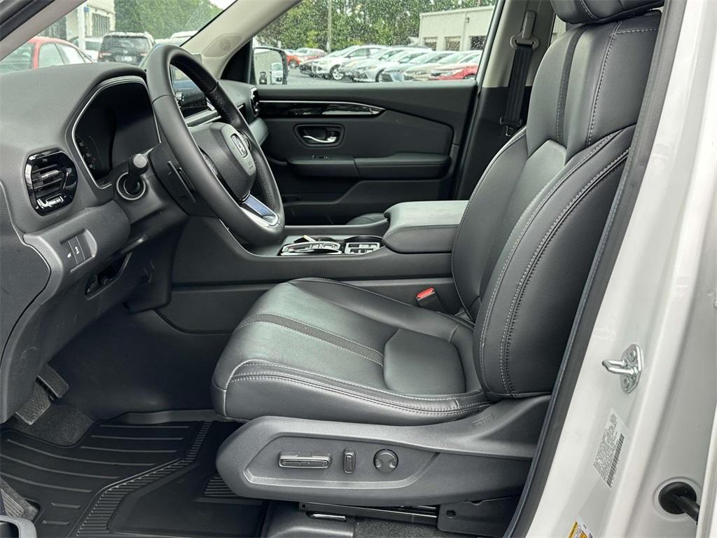 used 2024 Honda Pilot car, priced at $44,482