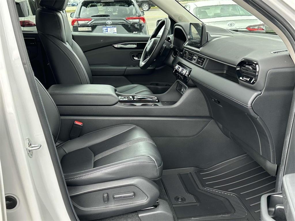 used 2024 Honda Pilot car, priced at $44,482