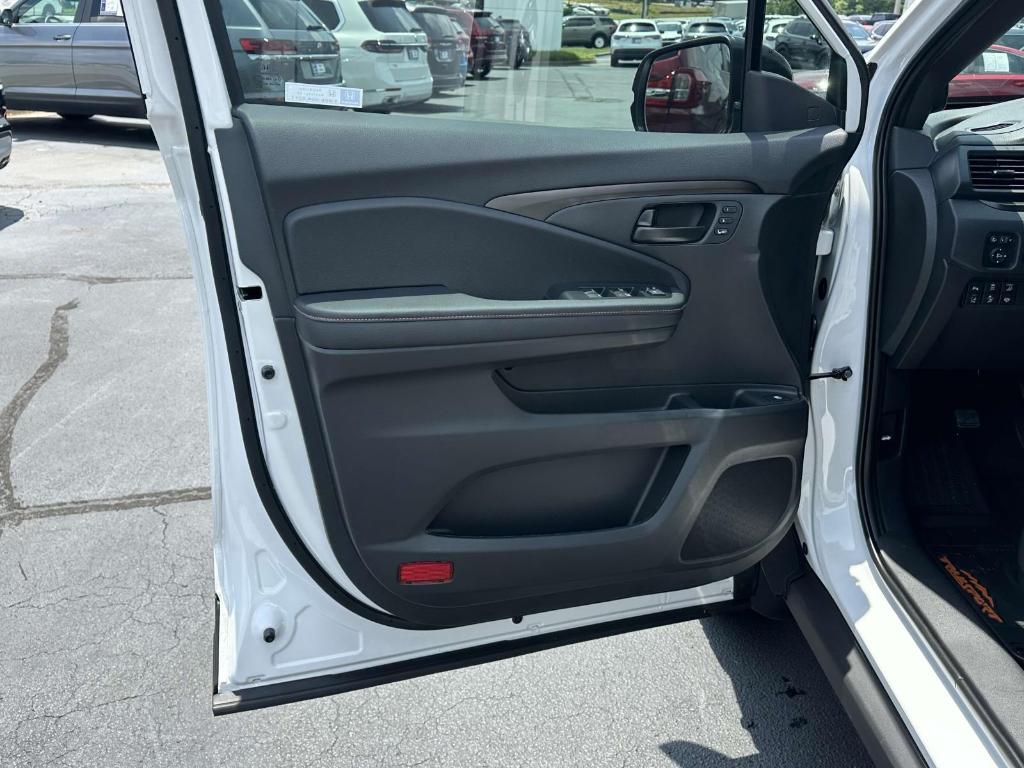 new 2025 Honda Ridgeline car, priced at $49,185