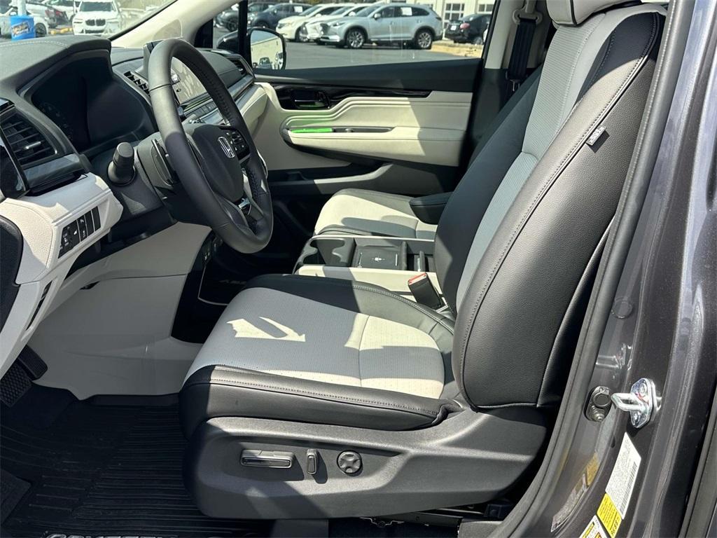 new 2025 Honda Odyssey car, priced at $54,130