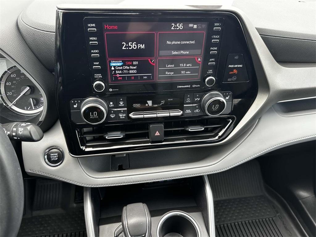 used 2022 Toyota Highlander car, priced at $34,485