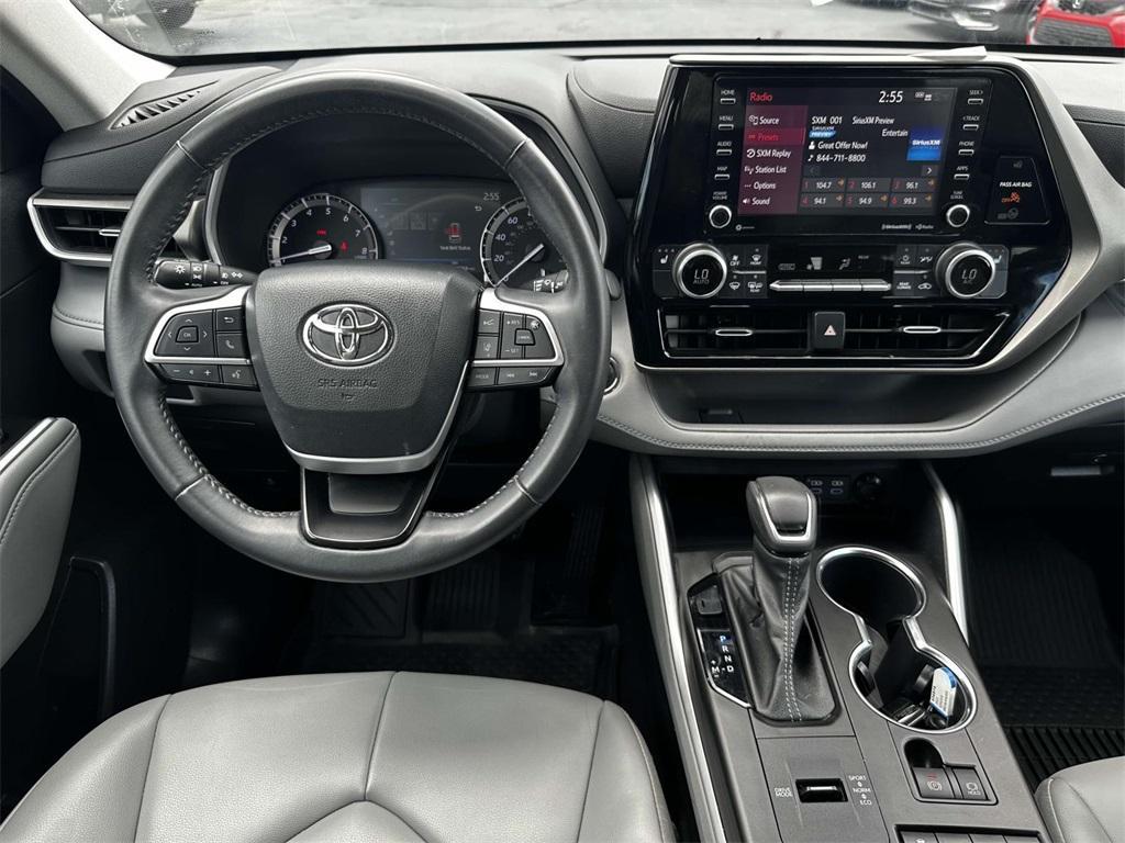 used 2022 Toyota Highlander car, priced at $34,485