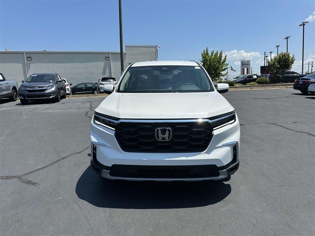 new 2025 Honda Pilot car, priced at $43,135